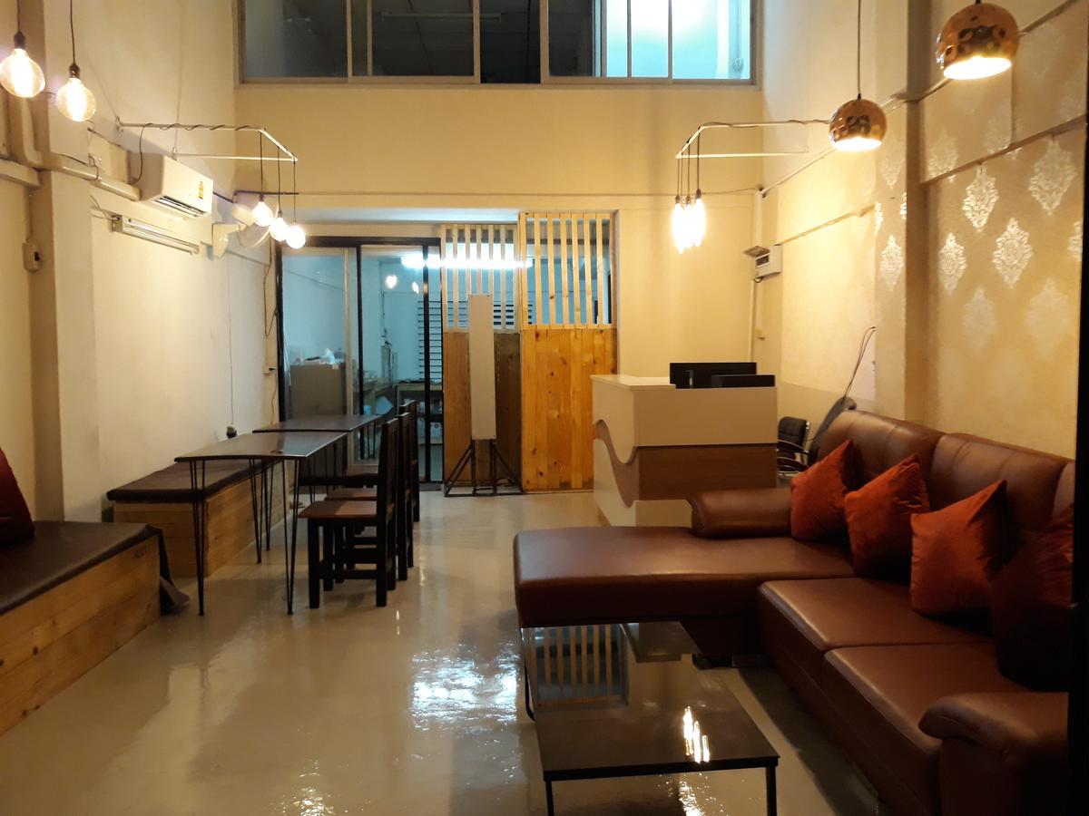 Unico Hostel Bangkok Exterior photo