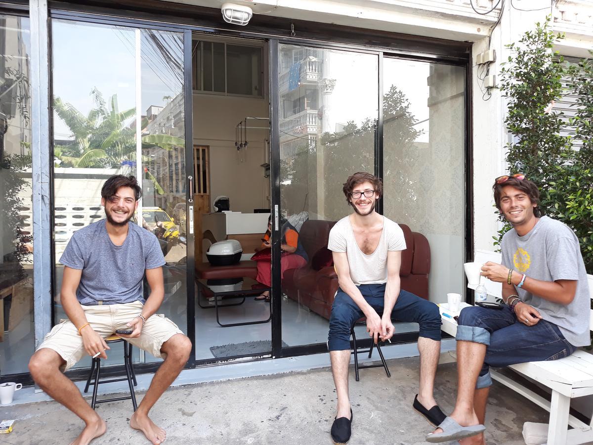 Unico Hostel Bangkok Exterior photo