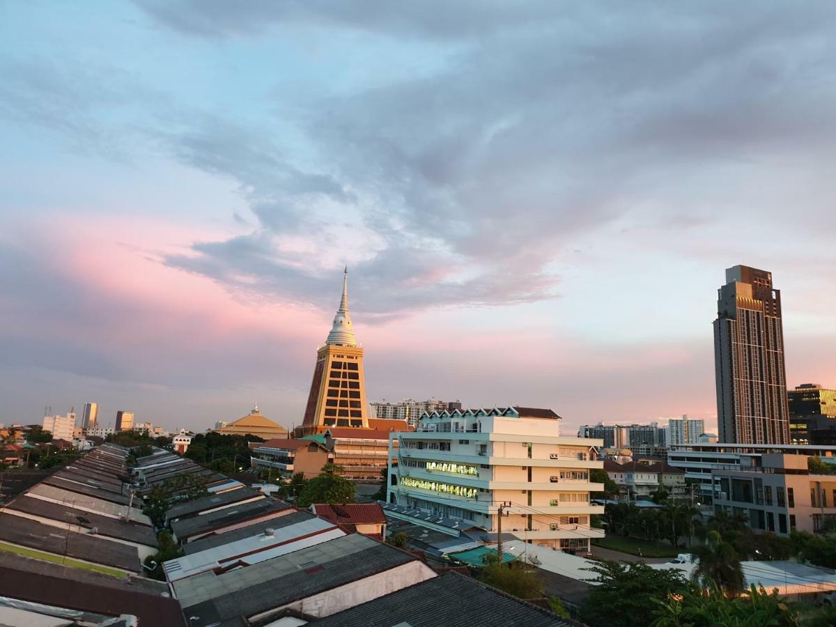 Unico Hostel Bangkok Exterior photo